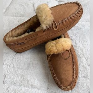 Like NEW! L.L. Bean Men's Wicked Good Brown Shearling Moccasin Slippers 10